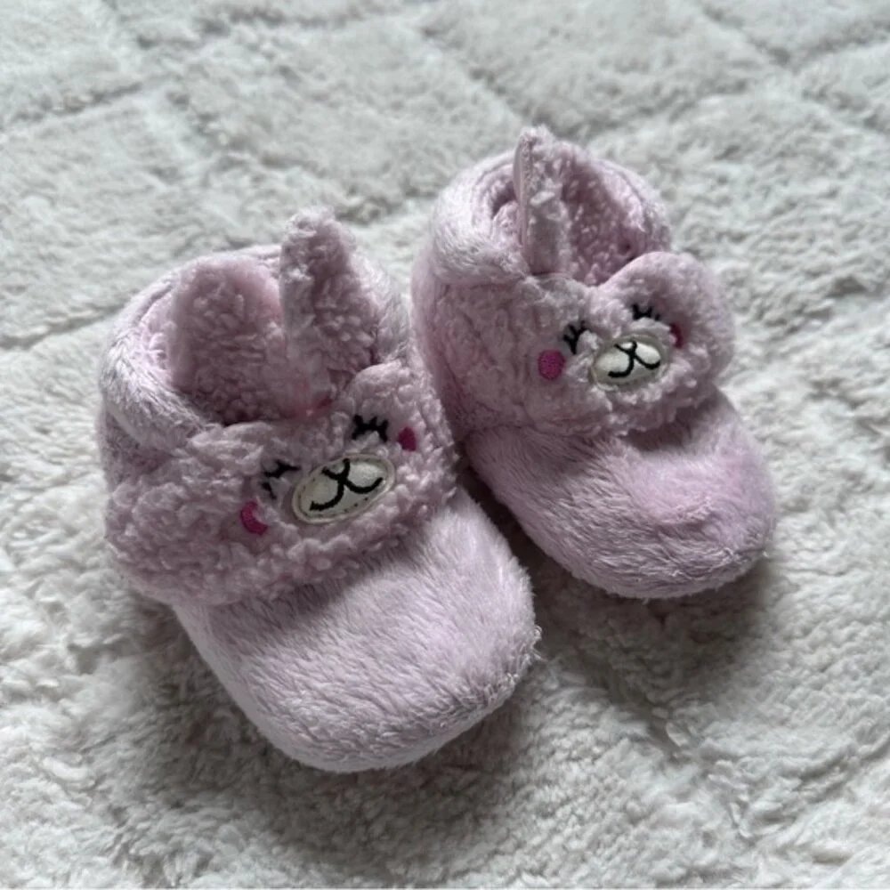Ugg | Pink Unisex Bixbee Llama Stuffie Faux Fur Booties | Size 02/03